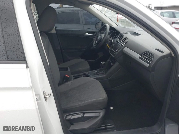 2019 Volkswagen Tiguan S with VIN 3VV1B7AX7KM018189, listed as a IAAI auction lot 41741924 with 61,740 mi miles. Bid and sale history available at carsss.com. Image 5.