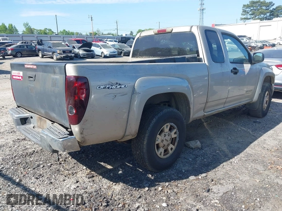 2005 GMC Canyon SLE Z71 with VIN 1GTDS196458115296, listed as a IAAI auction lot 42053344 with 290,209 mi miles. Bid and sale history available at carsss.com. Image 4.
