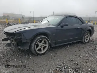 2001 Ford Mustang Deluxe with VIN 1FAFP444X1F212256, listed as a Copart auction lot 50162345 with 157,638 mi miles and Salvage Title. Bid and sale history available at carsss.com. Image 1.