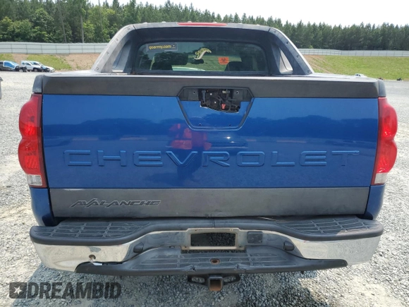 2004 Chevrolet Avalanche with VIN 3GNEC12T24G107067, listed as a Copart auction lot 59459335 with 192,437 mi miles and Salvage title. Bid and sale history available at DreamBid. Image 6.