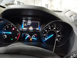 2019 Ford Escape SE z VIN 1FMCU9GD2KUA31904, wystawiony jako IAAI lot #41843341 z przebiegiem 125 605 mil mil oraz . Historia ofert i sprzedaży dostępna na DreamBid. Obrazek 7.