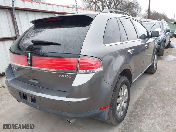 2009 Lincoln MKX with VIN 2LMDU68C89BJ10796, listed as a IAAI auction lot 41570182 with 201,400 mi miles. Bid and sale history available at carsss.com. Image 4.