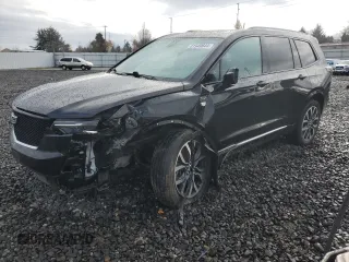 2021 Cadillac XT6 Sport z VIN 1GYKPGRS1MZ147831, wystawiony jako Copart lot #81949644 z przebiegiem 38 031 mil mil oraz Szkoda całkowita • Salvage title. Historia ofert i sprzedaży dostępna na DreamBid. Obrazek 1.