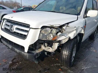 2007 Honda Pilot EX-L with VIN 5FNYF28527B015589, listed as a IAAI auction lot 41113153 with 352,772 mi miles. Bid and sale history available at carsss.com. Image 6.