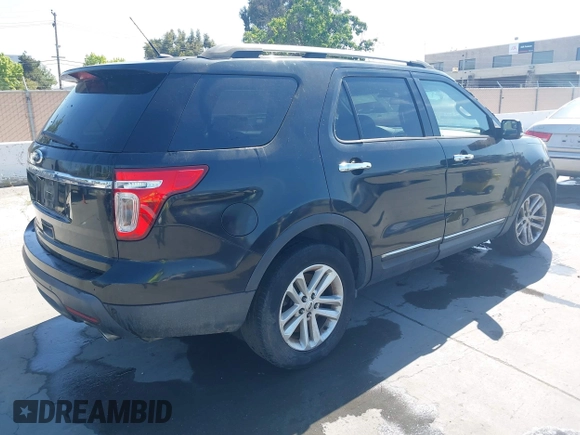 2014 Ford Explorer XLT z VIN 1FM5K7D89EGA54741, wystawiony jako IAAI lot #42228508 z przebiegiem 150 878 mil mil oraz . Historia ofert i sprzedaży dostępna na DreamBid. Obrazek 4.