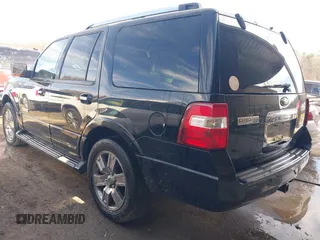 2007 Ford Expedition Limited with VIN 1FMFU19587LA79389, listed as a IAAI auction lot 41823542 with 328,882 mi miles. Bid and sale history available at carsss.com. Image 3.
