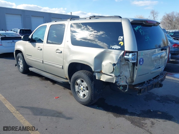2010 Chevrolet Suburban LT with VIN 1GNUKJE35AR260614, listed as a IAAI auction lot 41835589 with 225,255 mi miles. Bid and sale history available at carsss.com. Image 3.
