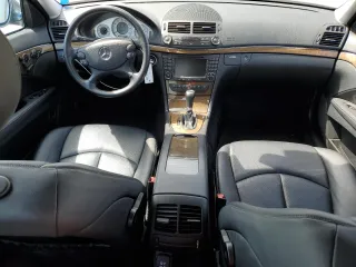 2008 Mercedes-Benz E 350 Luxury z VIN WDBUF56X98B359198, wystawiony jako Copart lot #57625445 z przebiegiem 69 973 mil mil oraz Szkoda całkowita • Salvage title. Historia ofert i sprzedaży dostępna na DreamBid. Obrazek 8.