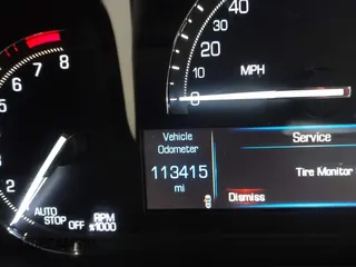 2018 Cadillac XT5 FWD with VIN 1GYKNARS6JZ160993, listed as a IAAI auction lot 41472847 with 113,415 mi miles. Bid and sale history available at carsss.com. Image 15.