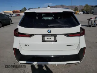 2023 BMW X1 xDrive28i z VIN WBX73EF07P5W78545, wystawiony jako Copart lot #54510885 z przebiegiem 15 197 mil mil oraz Szkoda całkowita • Salvage title. Historia ofert i sprzedaży dostępna na DreamBid. Obrazek 6.