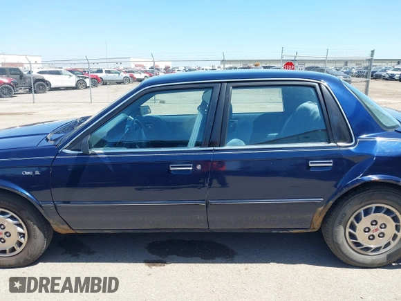 1996 Oldsmobile Cutlass Ciera 1SA VX5 z VIN 1G3AJ55M6T6397371, wystawiony jako IAAI lot #42222459 z przebiegiem 92 232 mil mil oraz . Historia ofert i sprzedaży dostępna na DreamBid. Obrazek 14.