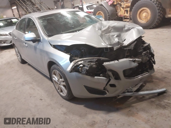2012 Volvo S60 T6 with VIN YV1902FH1C2119579, listed as a IAAI auction lot 41359902 with 237,451 mi miles. Bid and sale history available at carsss.com. Image 1.