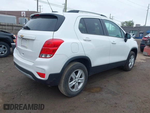 2021 Chevrolet Trax LT with VIN KL7CJPSB2MB358581, listed as a IAAI auction lot 42243675 with 32,517 mi miles and . Bid and sale history available at DreamBid. Image 4.