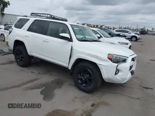 2022 Toyota 4Runner SR5 with VIN JTEEU5JR7N5257599, listed as a IAAI auction lot 42047749 with 90,482 mi miles and . Bid and sale history available at DreamBid. Image 1.