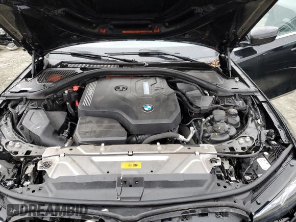2024 BMW 3 Series 330e with VIN 3MW39FF08R8E11417, listed as a Copart auction lot 46276195 with 32,032 mi miles and Non Repairable. Bid and sale history available at carsss.com. Image 11.