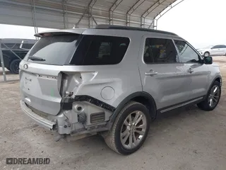 2019 Ford Explorer XLT with VIN 1FM5K7D86KGB38219, listed as a IAAI auction lot 41649954 with 65,997 mi miles. Bid and sale history available at carsss.com. Image 4.