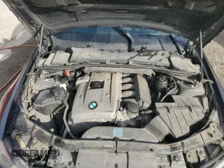 2006 BMW 3 Series 325i z VIN WBAVB13556KX43728, wystawiony jako Copart lot #85220364 z przebiegiem Nie podano mil oraz Nie do naprawy • Non repairable. Historia ofert i sprzedaży dostępna na DreamBid. Obrazek 11.