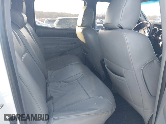 2014 Toyota Tacoma with VIN 3TMLU4EN0EM147193, listed as a IAAI auction lot 41280636 with 162,345 mi miles. Bid and sale history available at carsss.com. Image 8.