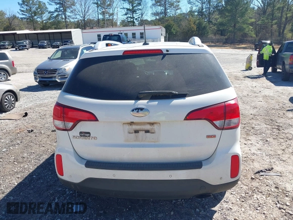 2014 Kia Sorento LX with VIN 5XYKT4A68EG521124, listed as a IAAI auction lot 41670919 with 181,722 mi miles. Bid and sale history available at carsss.com. Image 16.
