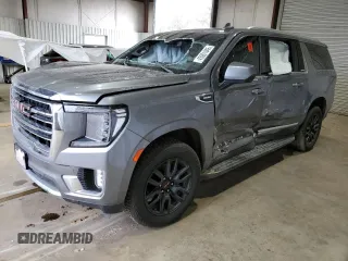 2021 GMC Yukon XL SLT with VIN 1GKS2GKT1MR310067, listed as a Copart auction lot 43961045 with 112,946 mi miles and Salvage Title. Bid and sale history available at carsss.com. Image 1.