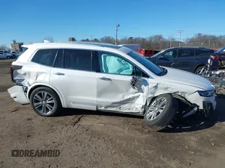 2021 Cadillac XT6 Premium Luxury with VIN 1GYKPDRS9MZ236075, listed as a IAAI auction lot 41632689 with 1 mi miles. Bid and sale history available at carsss.com. Image 12.