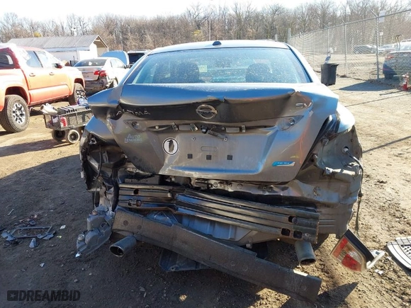2014 Nissan Altima 2.5 S with VIN 1N4AL3AP2EC422615, listed as a IAAI auction lot 41687465 with NaN miles. Bid and sale history available at carsss.com. Image 16.