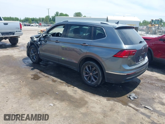 2023 Volkswagen Tiguan SE with VIN 3VV3B7AX3PM118743, listed as a IAAI auction lot 42291956 with 32,776 mi miles and . Bid and sale history available at DreamBid. Image 3.