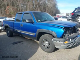2003 Chevrolet Silverado 1500 Work Truck with VIN 1GCEC19X33Z360611, listed as a IAAI auction lot 41274217 with 152,523 mi miles. Bid and sale history available at carsss.com. Image 1.