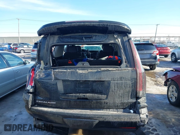 2018 Cadillac Escalade ESV Premium Luxury z VIN 1GYS4JKJ4JR396272, wystawiony jako IAAI lot #41662967 z przebiegiem 67 865 mil mil oraz . Historia ofert i sprzedaży dostępna na DreamBid. Obrazek 16.