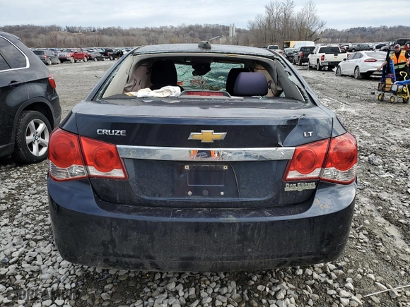2015 Chevrolet Cruze LT with VIN 1G1PC5SB1F7258358, listed as a Copart auction lot 45280075 with 256,586 mi miles and Salvage Title. Bid and sale history available at carsss.com. Image 6.