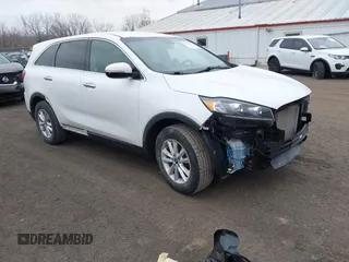 2020 Kia Sorento LX z VIN 5XYPG4A34LG687881, wystawiony jako IAAI lot #41710751 z przebiegiem 103 774 mil mil oraz . Historia ofert i sprzedaży dostępna na DreamBid. Obrazek 1.