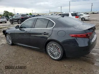 2018 Alfa Romeo Giulia Ti Sport z VIN ZARFAECN5J7575267, wystawiony jako Copart lot #55278855 z przebiegiem 32 092 mil mil oraz Szkody całkowita. Historia ofert i sprzedaży dostępna na DreamBid. Obrazek 2.