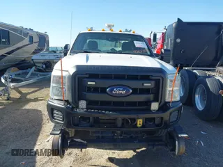 2015 Ford F-250 XLT z VIN 1FT7X2B65FEB83608, wystawiony jako IAAI lot #42013192 z przebiegiem 285 266 mil mil oraz . Historia ofert i sprzedaży dostępna na DreamBid. Obrazek 12.