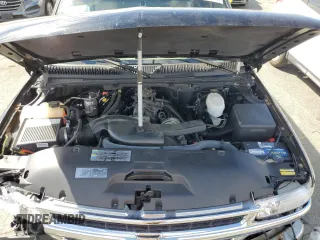 2003 Chevrolet Suburban with VIN 1GNFK16T83J218673, listed as a Copart auction lot 70991614 with 146,490 mi miles and Salvage Title. Bid and sale history available at carsss.com. Image 11.