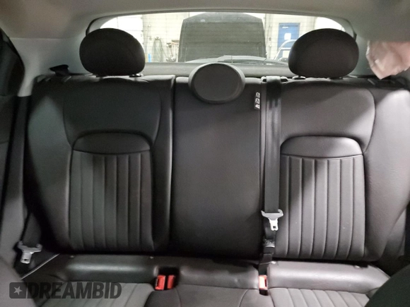 2016 FIAT 500X Lounge z VIN ZFBCFYDT9GP339746, wystawiony jako Copart lot #55248725 z przebiegiem 69 231 mil mil oraz Tytuł czysty. Historia ofert i sprzedaży dostępna na DreamBid. Obrazek 10.