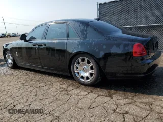 2010 Rolls-Royce Ghost z VIN SCA664S54AUX49006, wystawiony jako Copart lot #71230504 z przebiegiem Nie podano mil oraz Tytuł czysty. Historia ofert i sprzedaży dostępna na DreamBid. Obrazek 3.