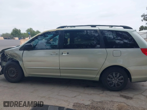 2007 Toyota Sienna CE with VIN 5TDZK23C27S070870, listed as a IAAI auction lot 42039359 with 331,934 mi miles and . Bid and sale history available at carsss.com. Image 14.