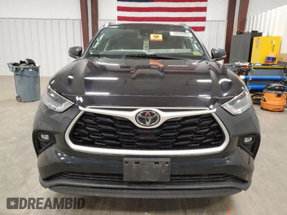 2021 Toyota Highlander XLE with VIN 5TDHZRBH0MS063991, listed as a Copart auction lot 52595065 with Not provided miles and Salvage title. Bid and sale history available at DreamBid. Image 5.