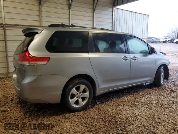 2011 Toyota Sienna LE AAS с VIN 5TDKK3DC1BS047417, выставлен на аукционе Copart как лот 44883125 с пробегом 265 158 миль миль и Списание • Salvage title. История ставок и продаж доступна на DreamBid. Изображение 3.