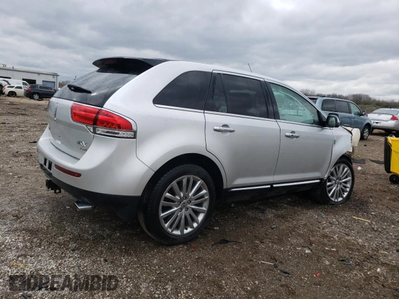 2011 Lincoln MKX z VIN 2LMDJ8JK2BBJ32076, wystawiony jako Copart lot #53683345 z przebiegiem 131 501 mil mil oraz Szkoda całkowita • Salvage title. Historia ofert i sprzedaży dostępna na DreamBid. Obrazek 3.