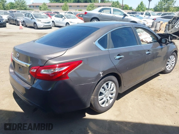 2016 Nissan Altima S z VIN 1N4AL3AP2GN313918, wystawiony jako IAAI lot #42193079 z przebiegiem 111 007 mil mil oraz . Historia ofert i sprzedaży dostępna na DreamBid. Obrazek 4.