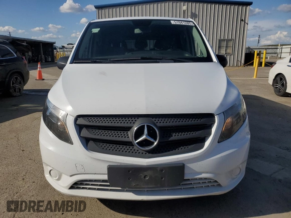 2017 Mercedes-Benz Metris Passenger with VIN WD4PG2EE1H3298469, listed as a Copart auction lot 51941285 with 275,359 mi miles and Salvage Title. Bid and sale history available at DreamBid. Image 5.