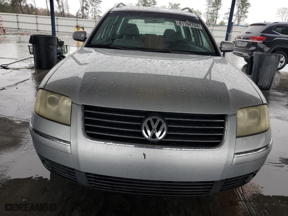 2003 Volkswagen Passat GLS with VIN WVWVD63B93E364855, listed as a Copart auction lot 81194704 with 111,298 mi miles and Salvage Title. Bid and sale history available at carsss.com. Image 5.