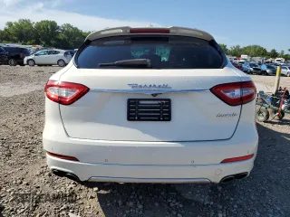 2017 Maserati Levante S with VIN ZN661YUS4HX196060, listed as a Copart auction lot 67406744 with 71,129 mi miles and Salvage title. Bid and sale history available at DreamBid. Image 6.