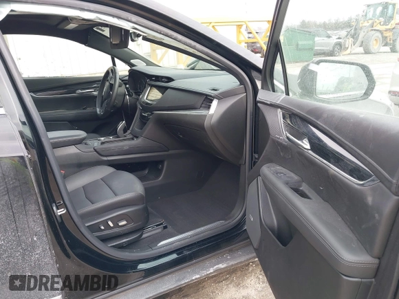 2021 Cadillac XT5 AWD Premium Luxury with VIN 1GYKNDRS7MZ168493, listed as a IAAI auction lot 41395162 with 33,064 mi miles. Bid and sale history available at carsss.com. Image 5.