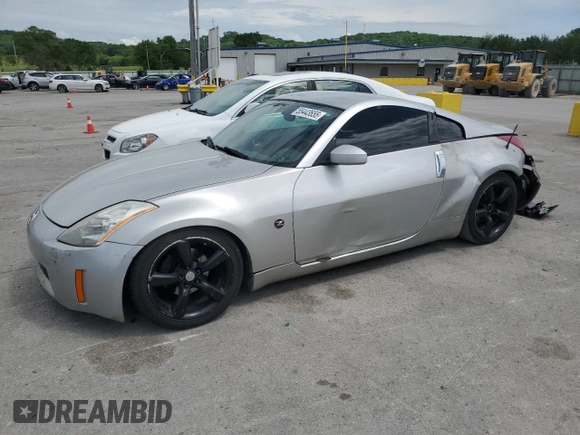 2003 Nissan 350Z Performance z VIN JN1AZ34D63T102739, wystawiony jako Copart lot #55443655 z przebiegiem 162 672 mil mil oraz Tytuł czysty. Historia ofert i sprzedaży dostępna na DreamBid. Obrazek 1.