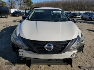 2018 Nissan Altima SR with VIN 1N4AL3APXJC262350, listed as a Copart auction lot 42530795 with 173,015 mi miles and Salvage Title. Bid and sale history available at carsss.com. Image 5.