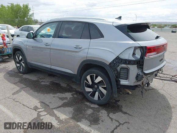2024 Volkswagen Atlas SE с VIN 1V2HE2CA9RC235656, выставлен на аукционе IAAI как лот 42203072 с пробегом 31 500 миль миль и . История ставок и продаж доступна на DreamBid. Изображение 3.