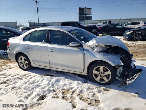 2012 Volkswagen Jetta Sedan TDI w/Premium with VIN 3VWLL7AJXCM038466, listed as a Copart auction lot 87885425 with 264,882 mi miles and Salvage Title. Bid and sale history available at carsss.com. Image 4.