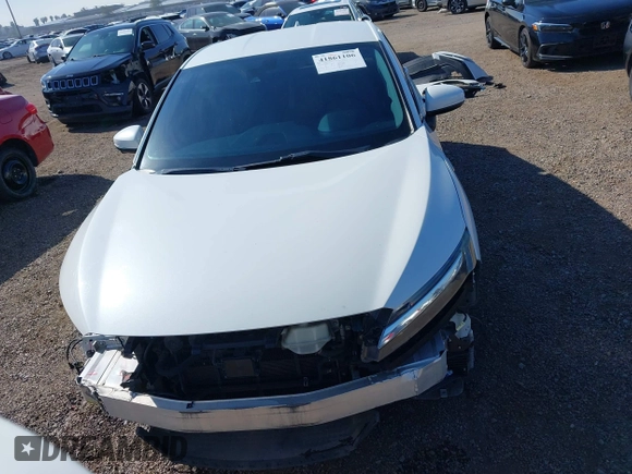 2018 Honda Clarity Plug-In Hybrid Touring with VIN JHMZC5F31JC021404, listed as a IAAI auction lot 41861106 with 189,254 mi miles. Bid and sale history available at carsss.com. Image 13.